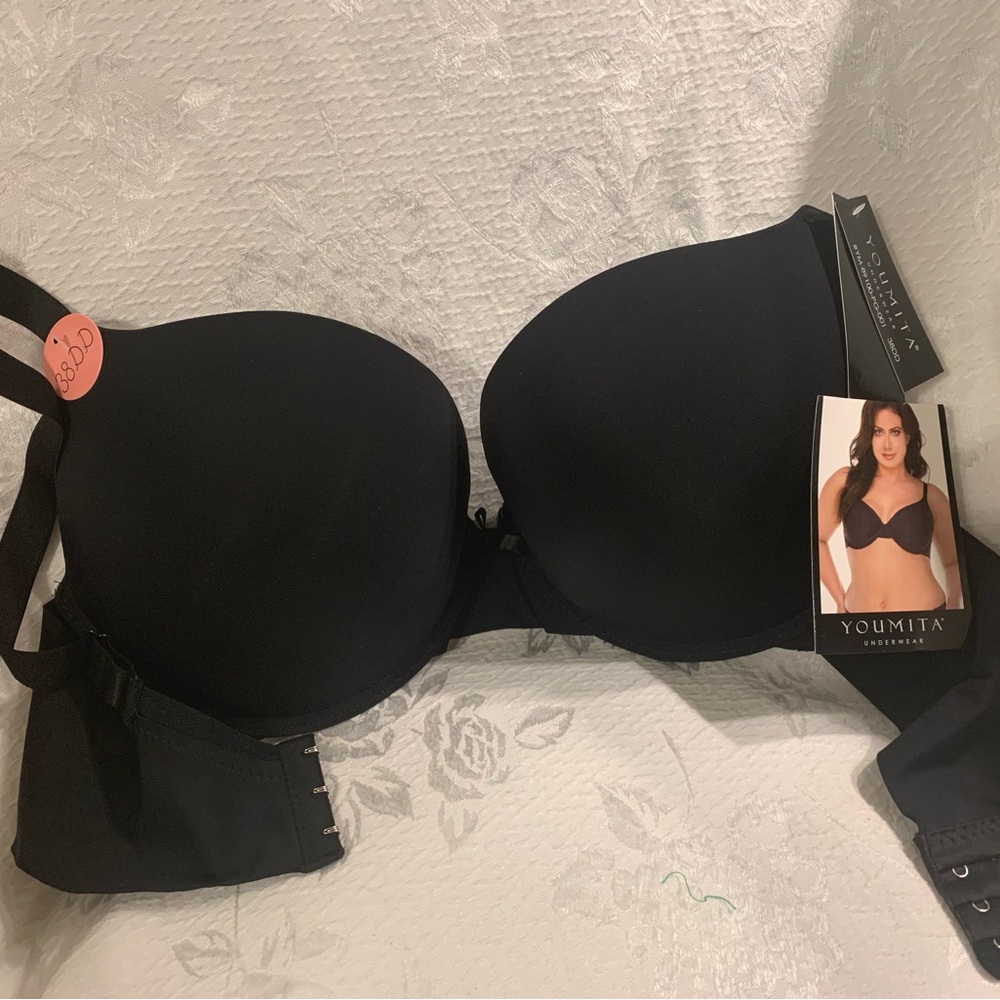 Youmita size 38DD NWT’s bra with underwire and triple hook/eye fasten